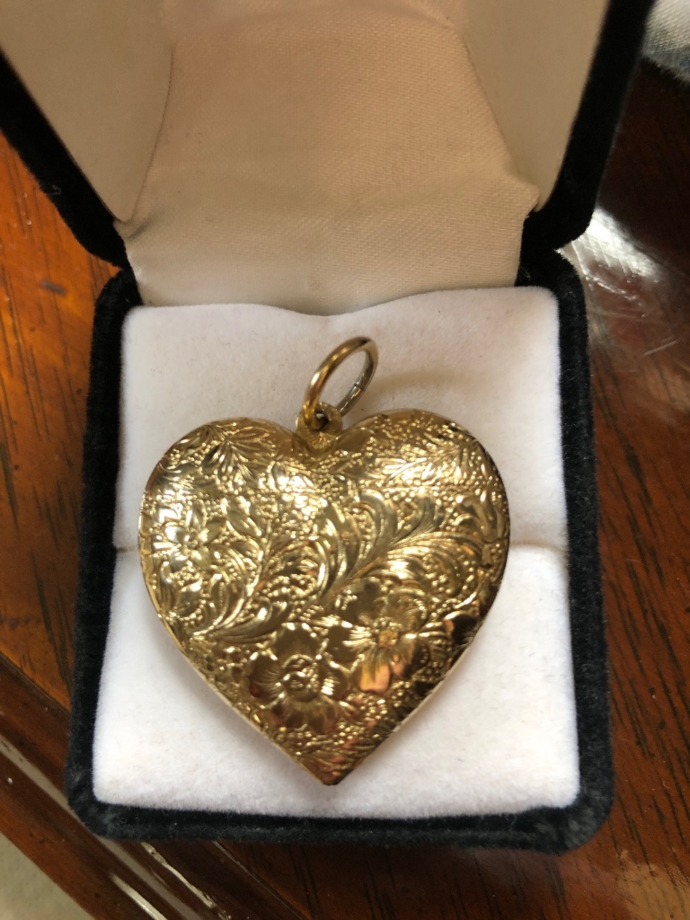 Vintage 14k plated large gold heart pendant